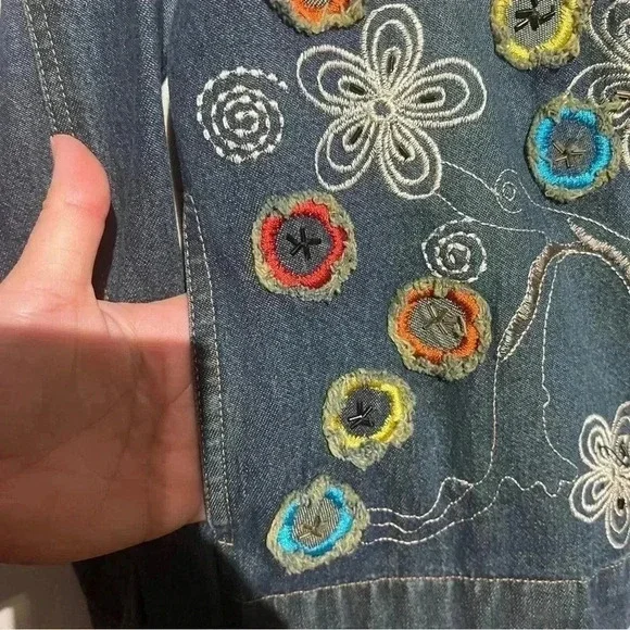 Christopher Banks Flowered Embroidery Dark Jeans Jacket Size Small - Picture 4 of 8